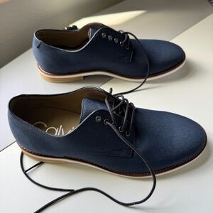 BRAND NEW casual Oxford Calvin Klein Aggussie shoes in blue Mens size 11 / 40